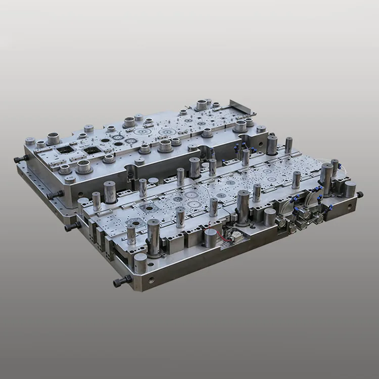 Dobbeltrækket progressiv matrice til køleskabskompressor